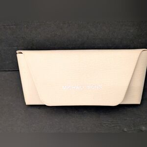 Michael Kors Beige Cream Glasses Hard Case Felt Lining Snap Closure